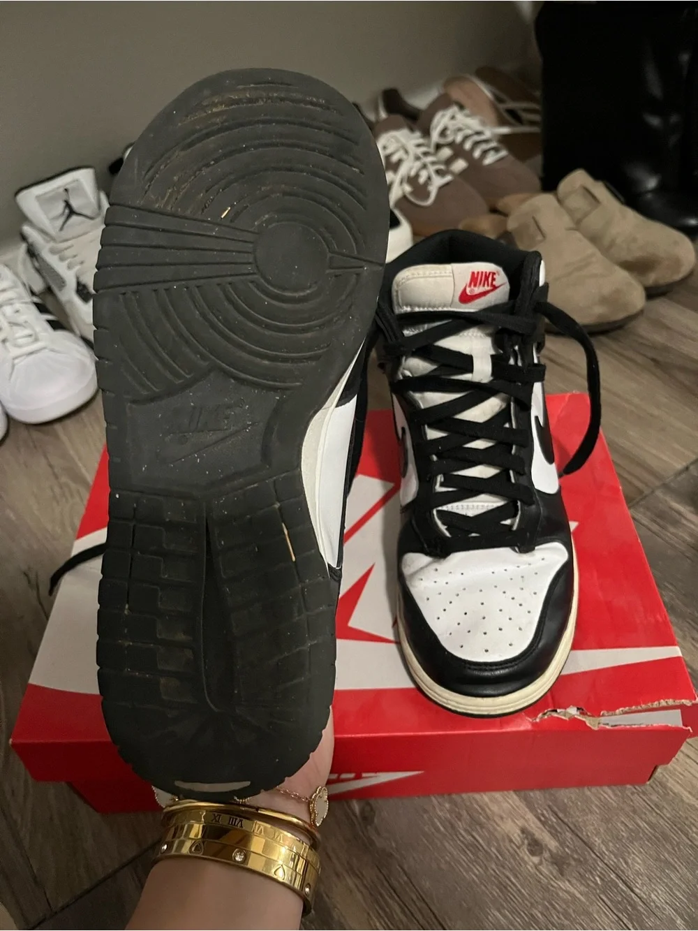 Nike Black and White Interior-Label Sneaker